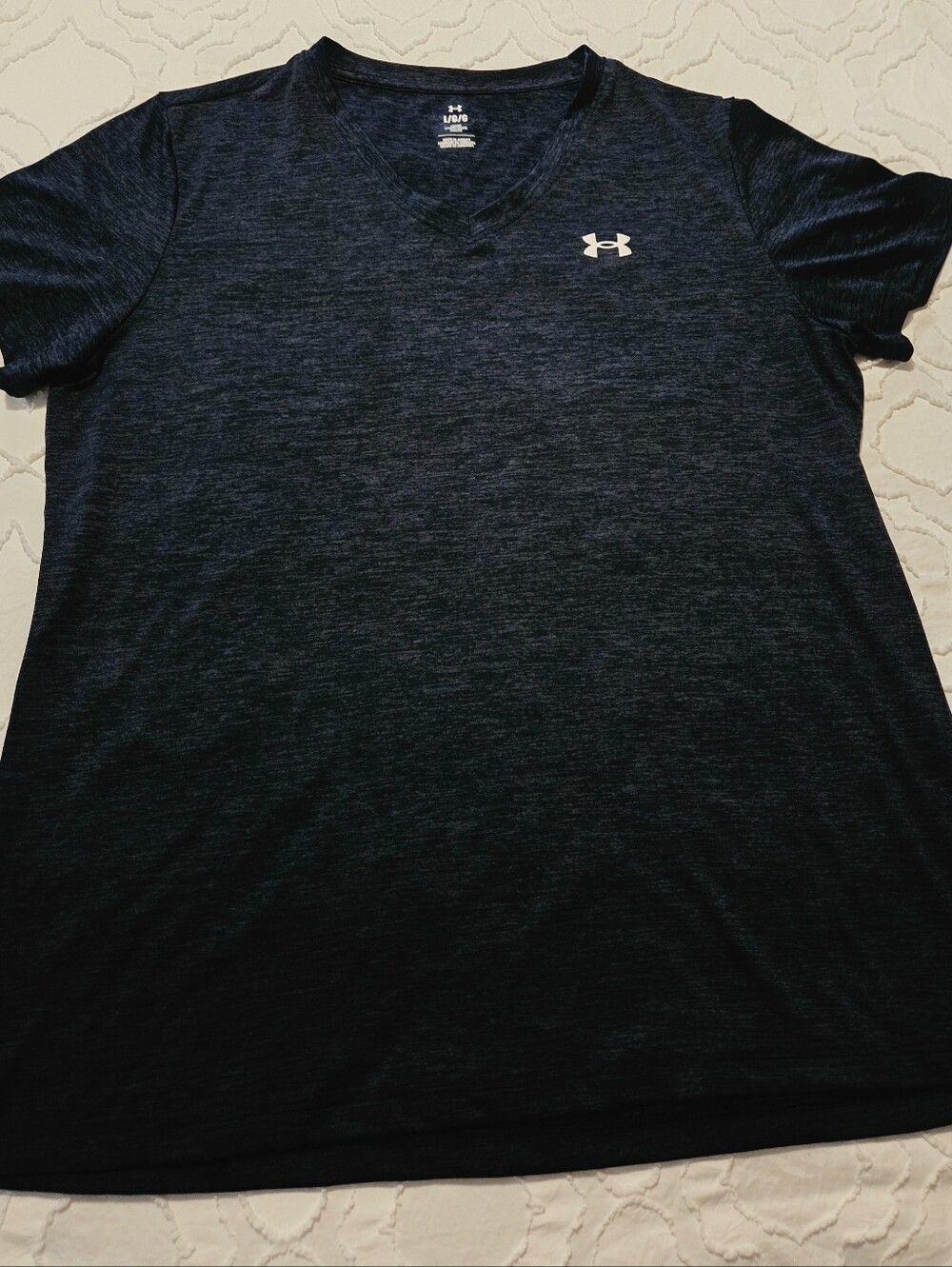Under Armour Women's Dark Navy Heather V-Neck Performance Tee Large